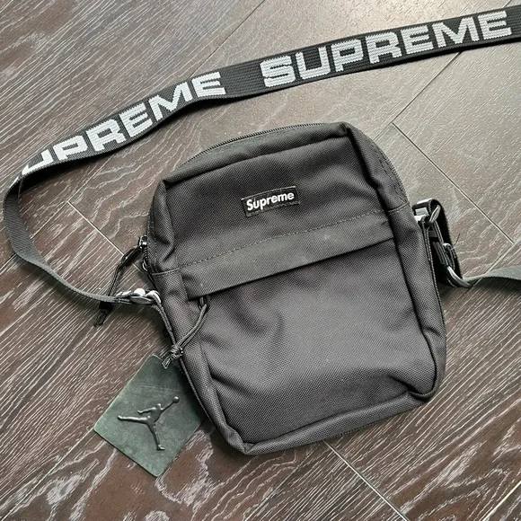 Supreme SS18 Shoulder Bag Pouch Cordura Black